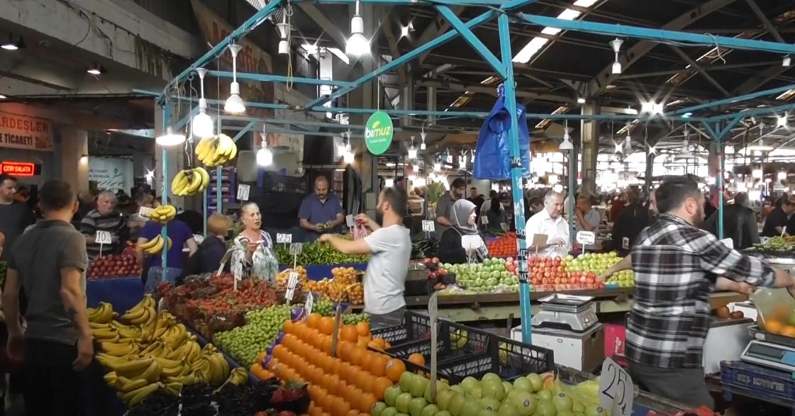 SOĞUKSU HALK PAZARINA VATANDAŞLAR YOĞUN İLGİ GÖSTERDİ