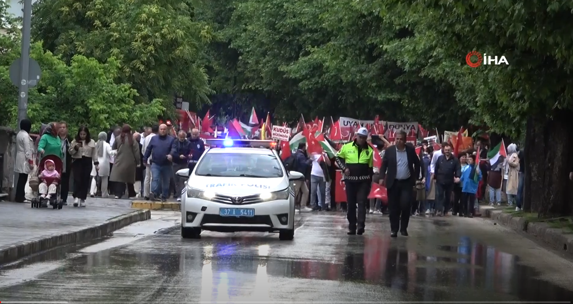 İSRAİL'İN REFAH KENTİNE YAPTIĞI SALDIRILARA TEPKİLER ARTIYOR