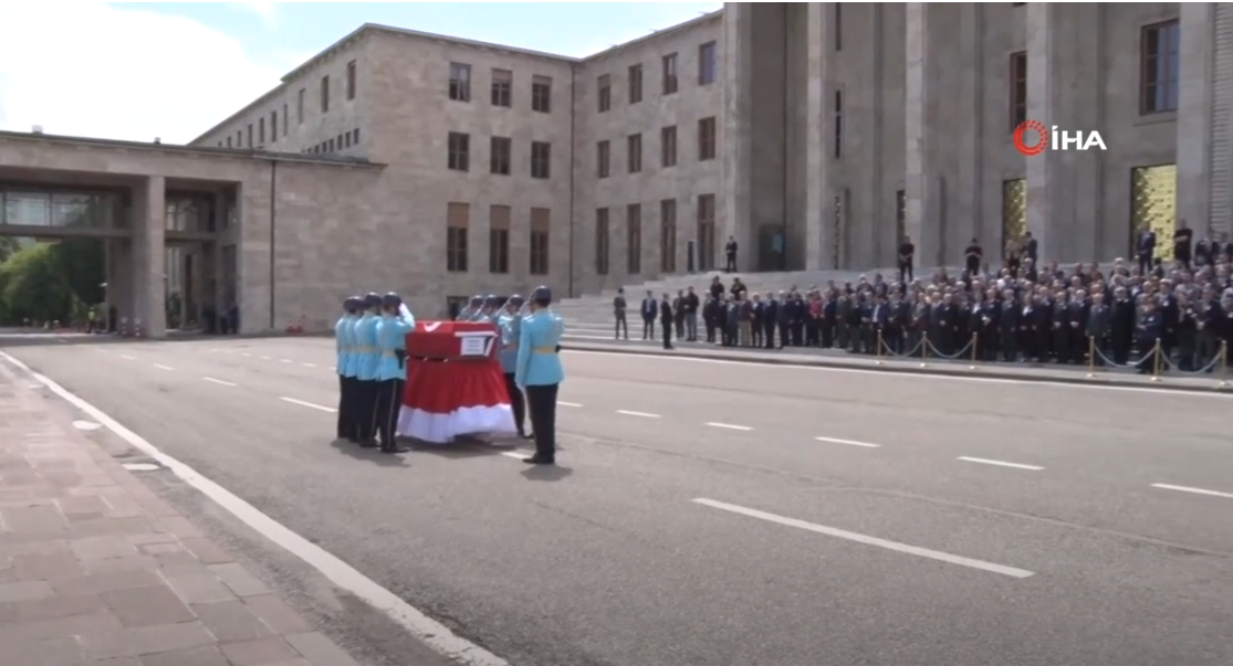 DEVLET ESKİ BAKANI BEKİR AKSOY İÇİN TBMM'DE TÖREN DÜZENLENDİ