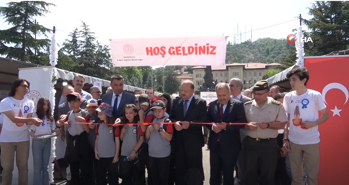 ÖĞRENCİLERİN PROJELERİ BİLİM FESTİVALİ'NDE SERGİLENDİ