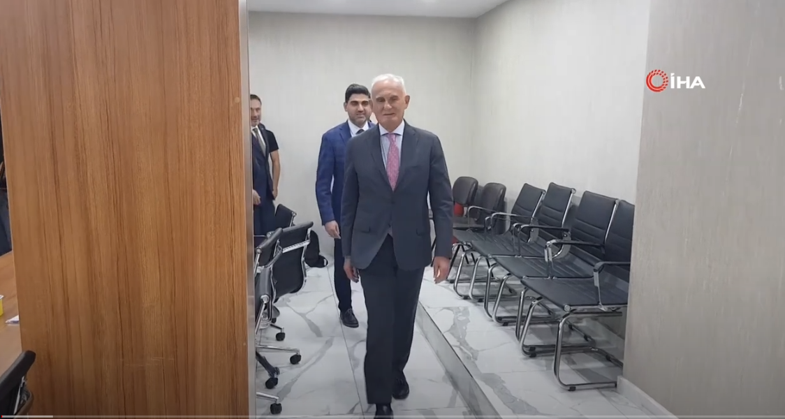 AK PARTİLİ YILMAZ, TÜZÜK KURULTAYI ÜZERİNDEN CHP'YE YÜKLENDİ