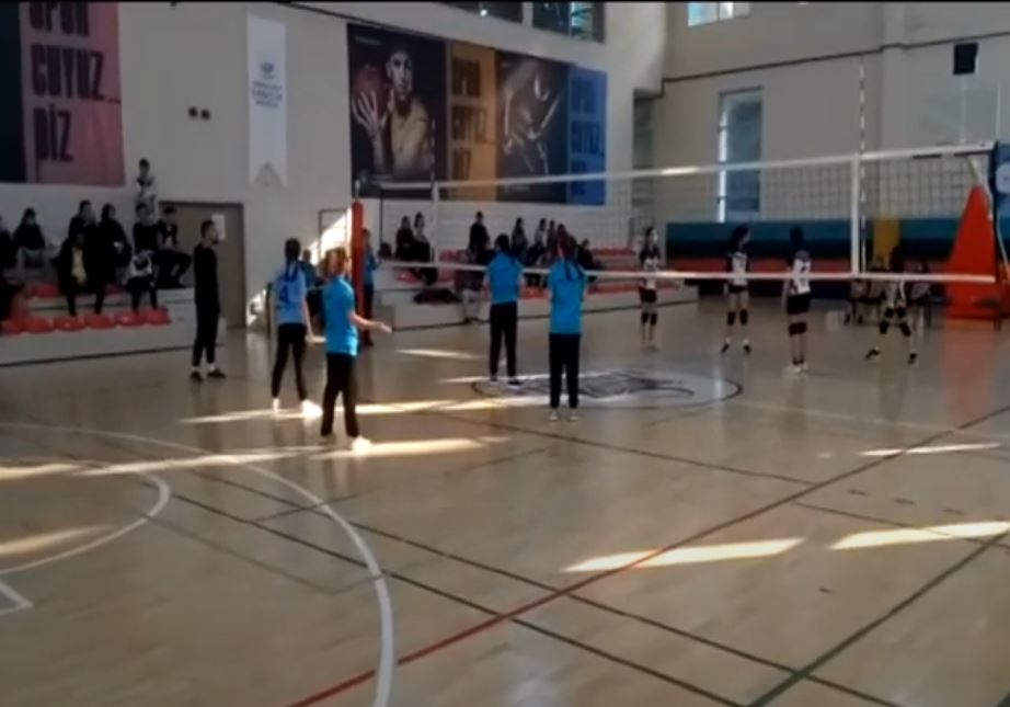 VOLEYBOL İL BİRİNCİLİĞİ MAÇLARI BAŞLADI