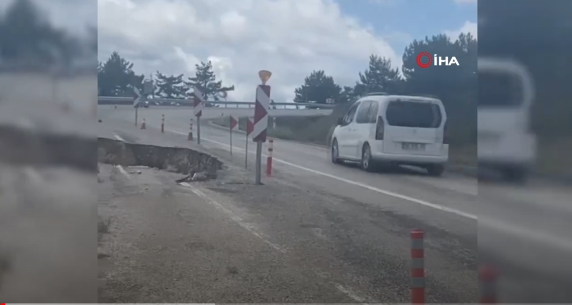 GÖYNÜK’TE GEÇEN YIL ÇÖKEN YOL YAPILMAYI BEKLİYOR