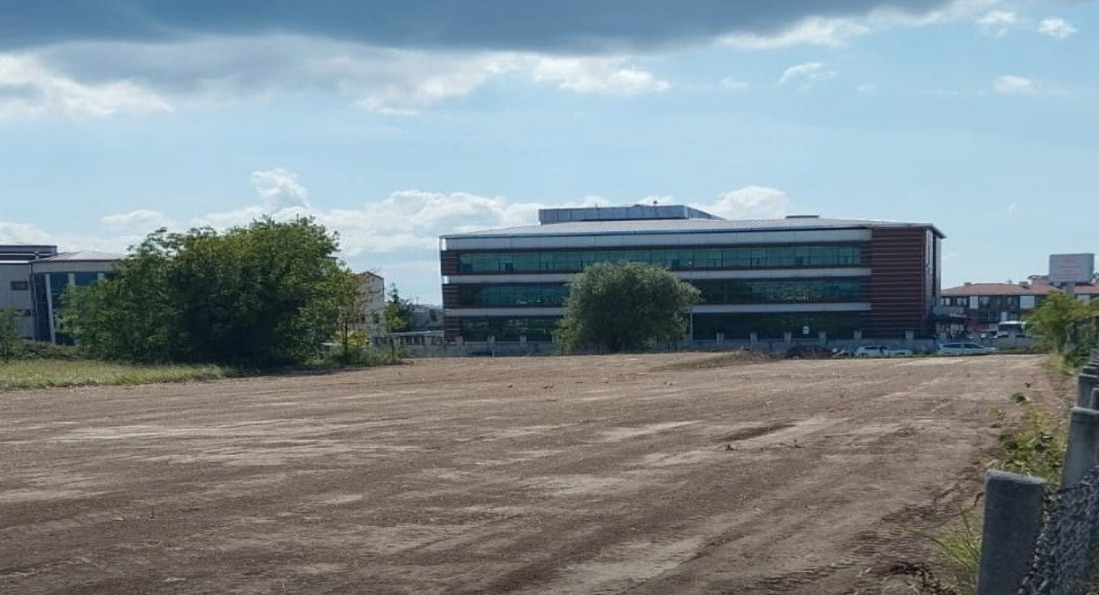 HASTANE YAPILINCAYA KADAR OTOPARK OLARAK HİZMET VERECEK