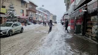 OKULLARIN TATİL EDİLDİĞİ İLÇEDE KAR KALINLIĞI 60 CM ULAŞTI