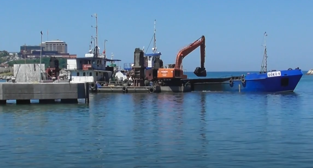 ZONGULDAK’TA TARAK GEMİSİ ÇALIŞMALARINA DEVAM EDİYOR