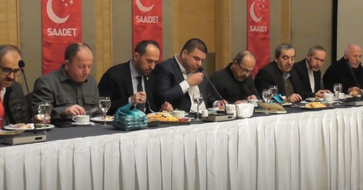 SAADET PARTİSİ ADAYI DERELİ, MUHTARLARLA BULUŞTU