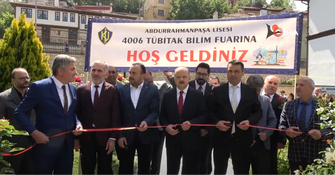 TÜBİTAK DESTEKLEDİ LİSE ÖĞRENCİLERİ DENEYİ ORTAYA KOYDU