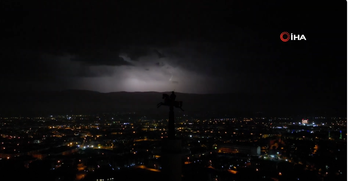 OLUŞAN MUHTEŞEM MANZARA DRONLA GÖRÜNTÜLENDİ