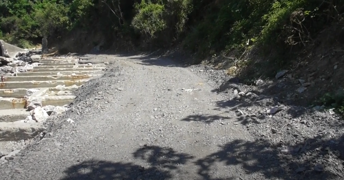 LİMAN ARKASI’NDA YOL DÜZENLEME ÇALIŞMASI DEVAM EDİYOR