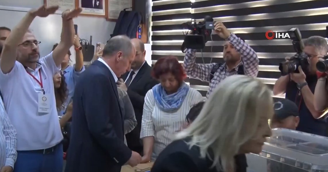 MUHARREM İNCE VE EŞİ OYUNU ANKARA'DA KULLANDI