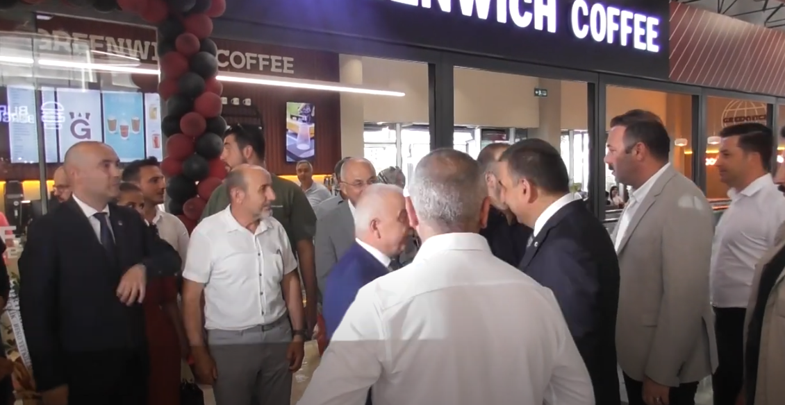 VALİ HACI BEKTAŞOĞLU DEMİRPARK AVM’DE GREENWICH COFFEE’NİN AÇILIŞINI YAPTI