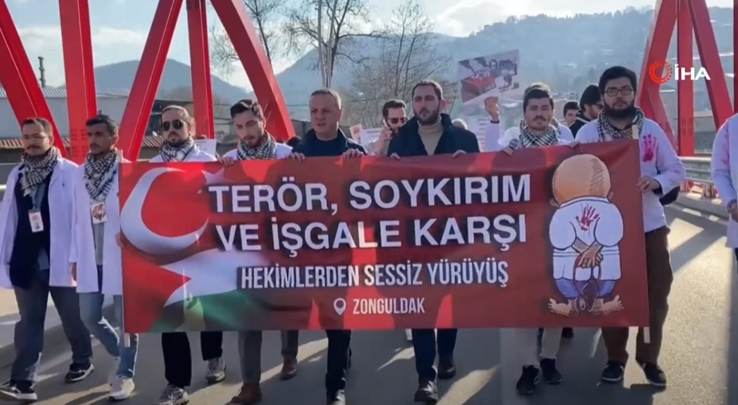 ZONGULDAK’TA DOKTORLARDAN SESSİZ YÜRÜYÜŞ