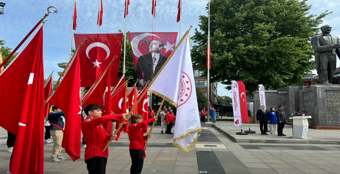 19 MAYIS KUTLAMALARI ATATÜRK ANITI’NDAKİ TÖRENLE KUTLANDI