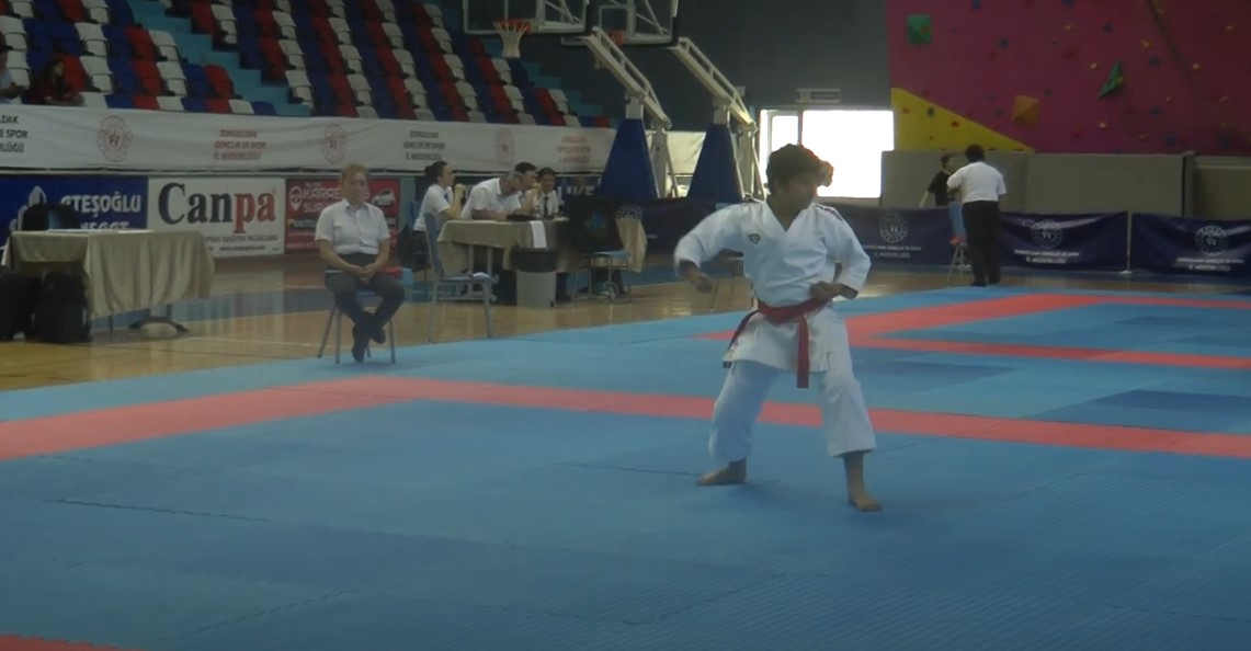 KARATE YARI FİNAL MÜSABAKALARI ZONGULDAK'TA BAŞLADI